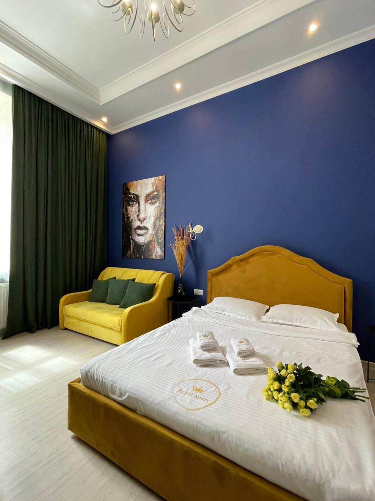 Royal Apartment On Slovatskogo 8 Lviv Dış mekan fotoğraf